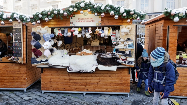 PRODAVAČKA NA STÁNEK 🎄 VÁNOČNÍ TRHY BRNO až 250 Kč/h.